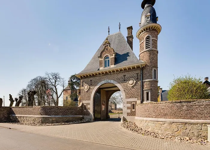 Poortgebouw Kasteel Borgharen ZONDER ONTBIJT !! U HUURT ALLEEN HET POORTGEBOUW !!